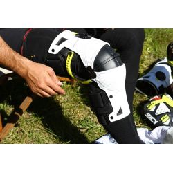 Knee Brace X8 Mobius White/Yellow