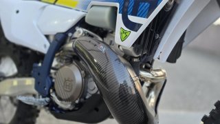 Proteção Escape OEM Carbono 4MX KTM/Husq./GasGas TBi 250/300 24-25